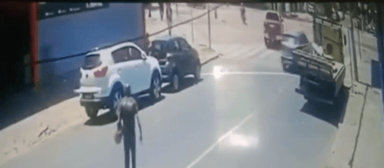 Pedestre morre após ser atropelado por motocicleta em Porto Alegre