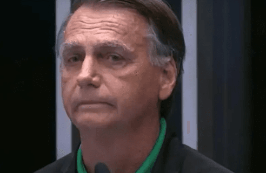 Defesa pede Smart TV para Bolsonaro em cela na PF