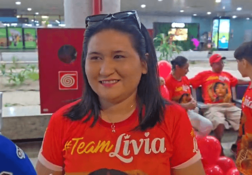 “Foi a escolha certa”, diz esposa de Lívia sobre desistência do Quarto Branco por R$ 50 mil no BBB 26