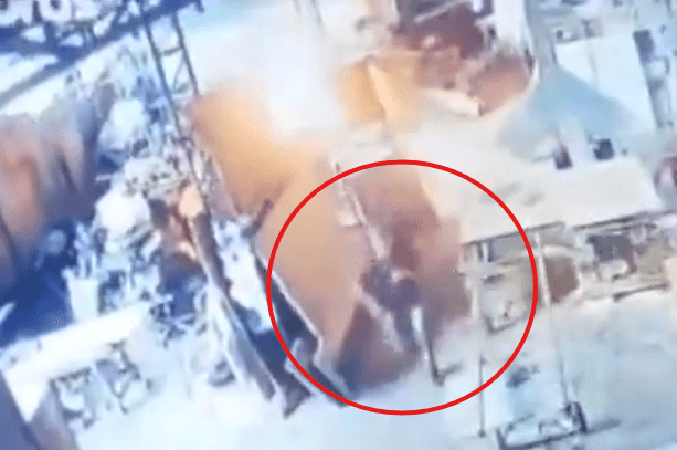 Vídeo mostra homem ateando fogo em fábrica de estofados no bairro São Francisco