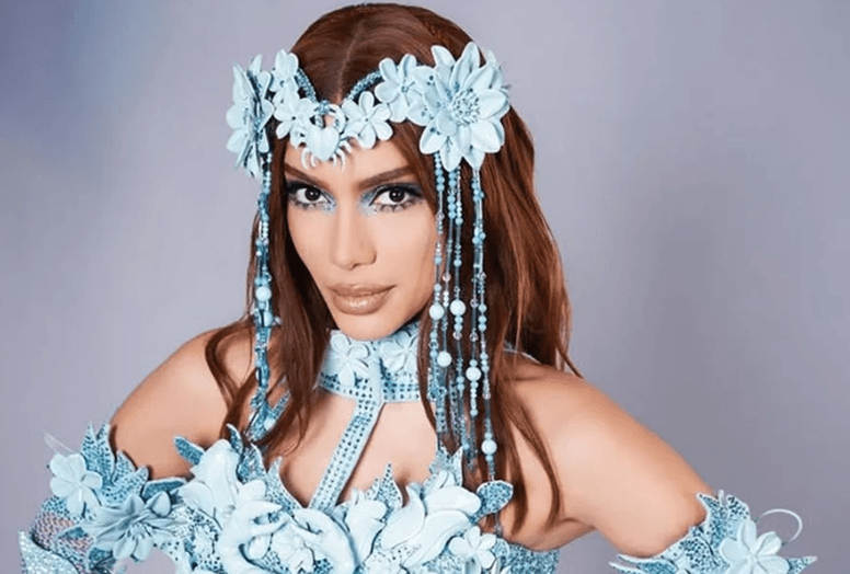 Anitta manda recado para ladrões de celular em show: “Eu tô amaldiçoando”