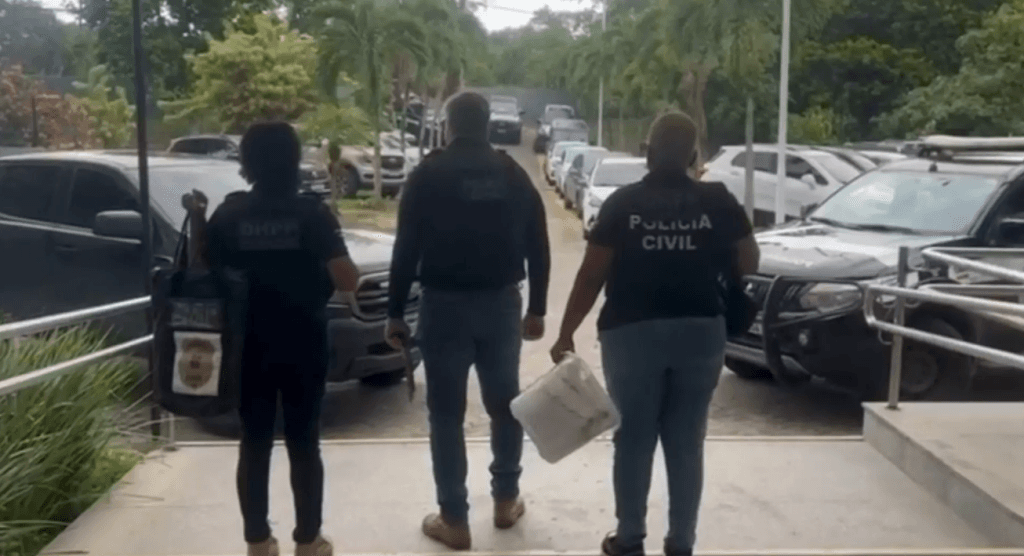 Mulher é presa suspeita de envenenar vítima e aplicar série de golpes na Bahia