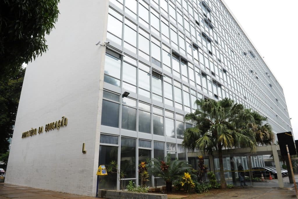 MEC cria plataformas digitais para formação continuada de professores e gestores da educação