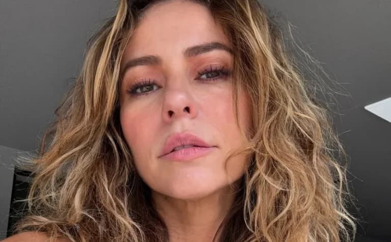 Paolla Oliveira critica envio de flores por desconhecido e fala em invasão