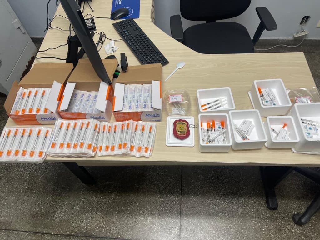 Mulheres são presas suspeitas de esquema ilegal de medicamentos controlados em Manaus