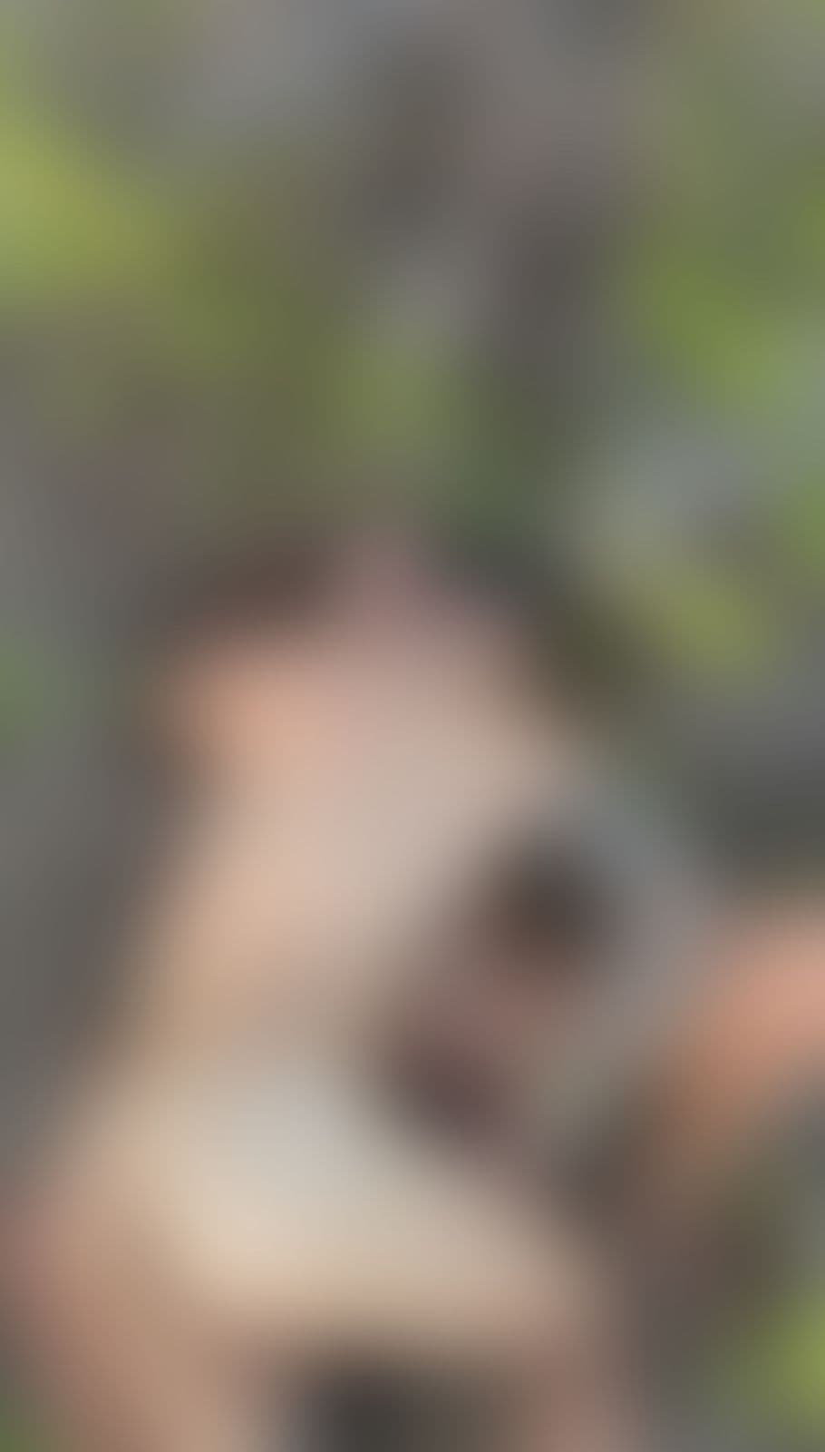 Casal é encontrado nu e desacordado em mato após festa e população acredita que estavam mortos