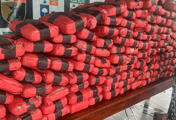 Polícia Militar apreende drogas em lancha que seria de empresário filho de um ex-prefeito do interior