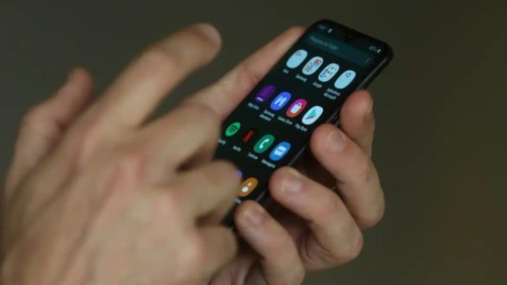 Meta, TikTok e YouTube vão a julgamento por viciar jovem de 19 anos nos EUA; entenda