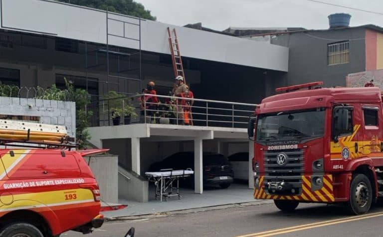 Trabalhador sofre descarga elétrica durante instalação e é resgatado pelos bombeiros em Manaus