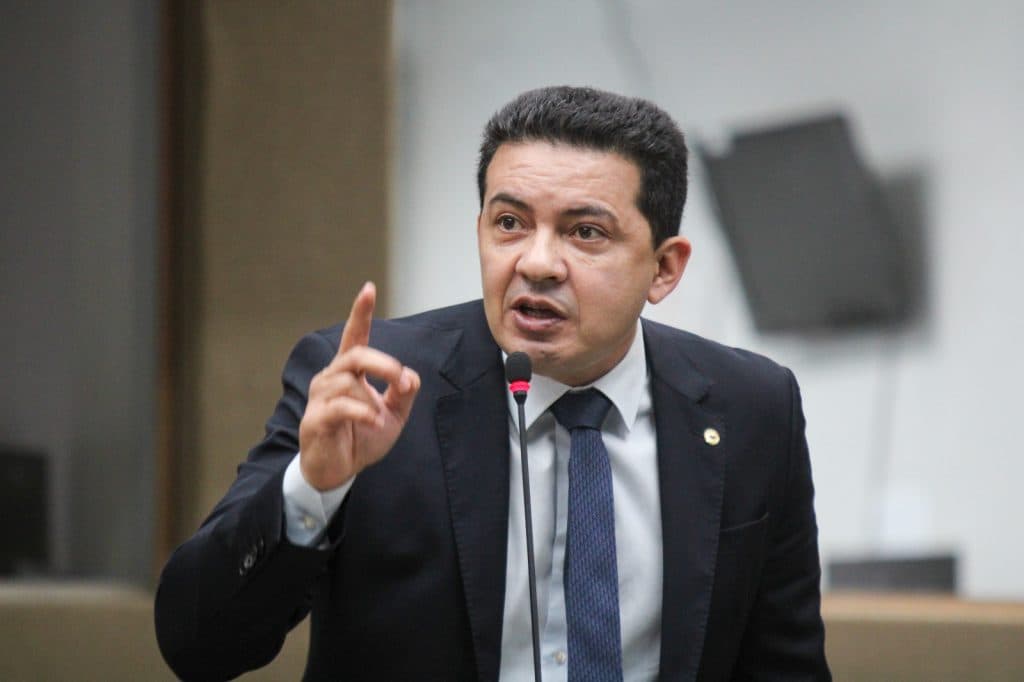 Operação Erga Omnes: Delegado Péricles critica David Almeida e sai em defesa da Polícia Civil