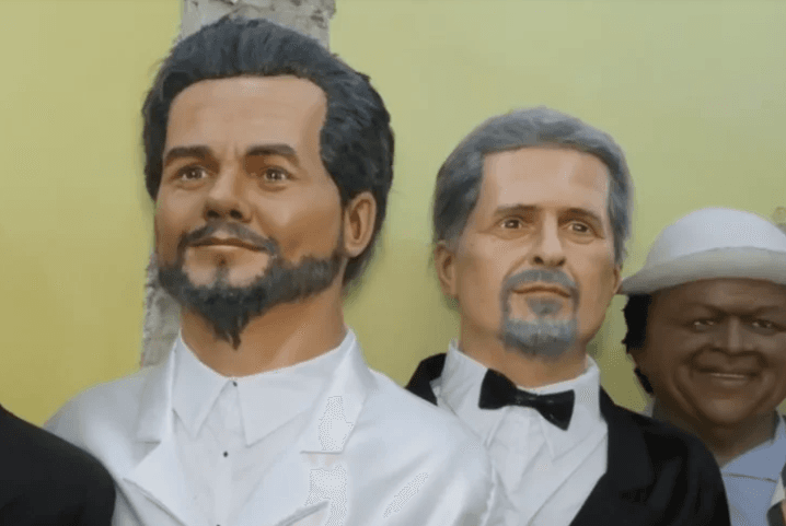 Agente Secreto: Wagner Moura e Kleber Mendonça Filho viram bonecos gigantes em Olinda