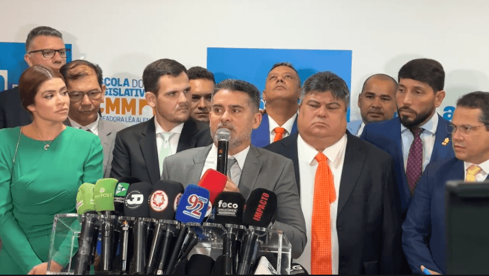 Entre o interior e a cautela, David Almeida testa discurso e mantém 2026 em compasso de espera