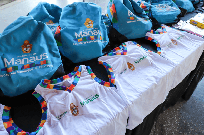 Salazar quer tornar obrigatório entrega anual de uniforme e kit escolar em Manaus