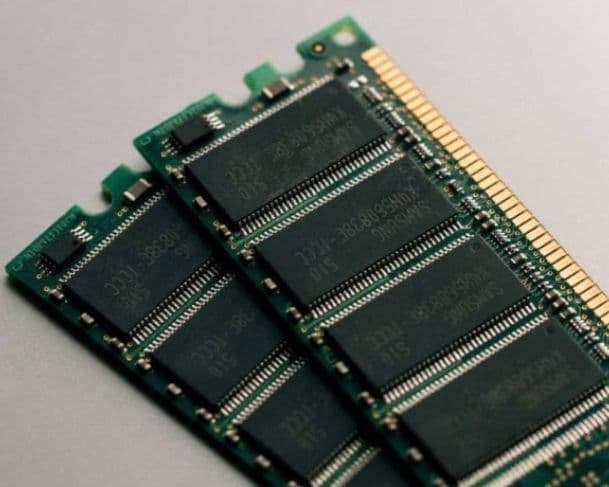 Crise da memória RAM: alta nos preços pode prejudicar o mercado de computadores, celulares e videogames; entenda