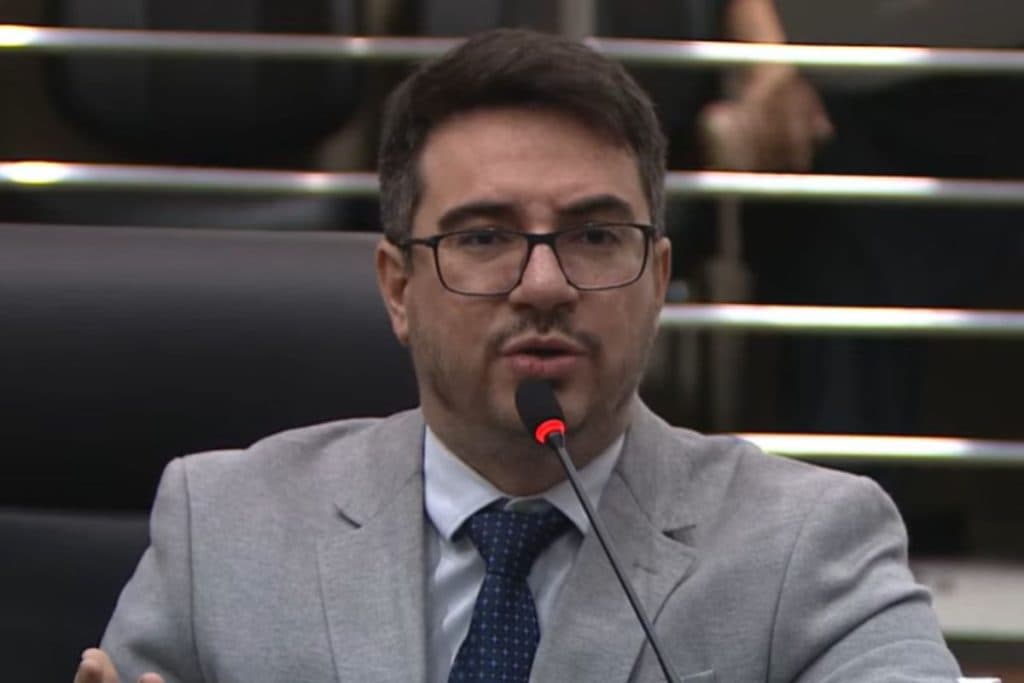 Rodrigo Guedes pede convocação de David Almeida para explicar Operação Erga Omnes na CMM
