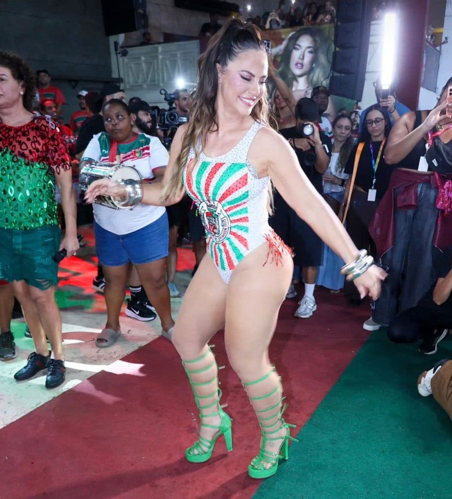 Paolla Oliveira nega cirurgia para redução de ‘capô de fusca’ nas partes íntimas