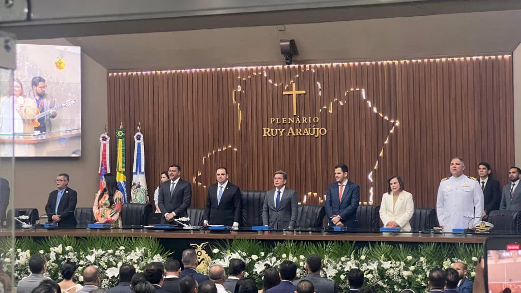 Solenidade na Aleam expõe prestígio de secretários de Wilson Liima e de ex-governador José Melo