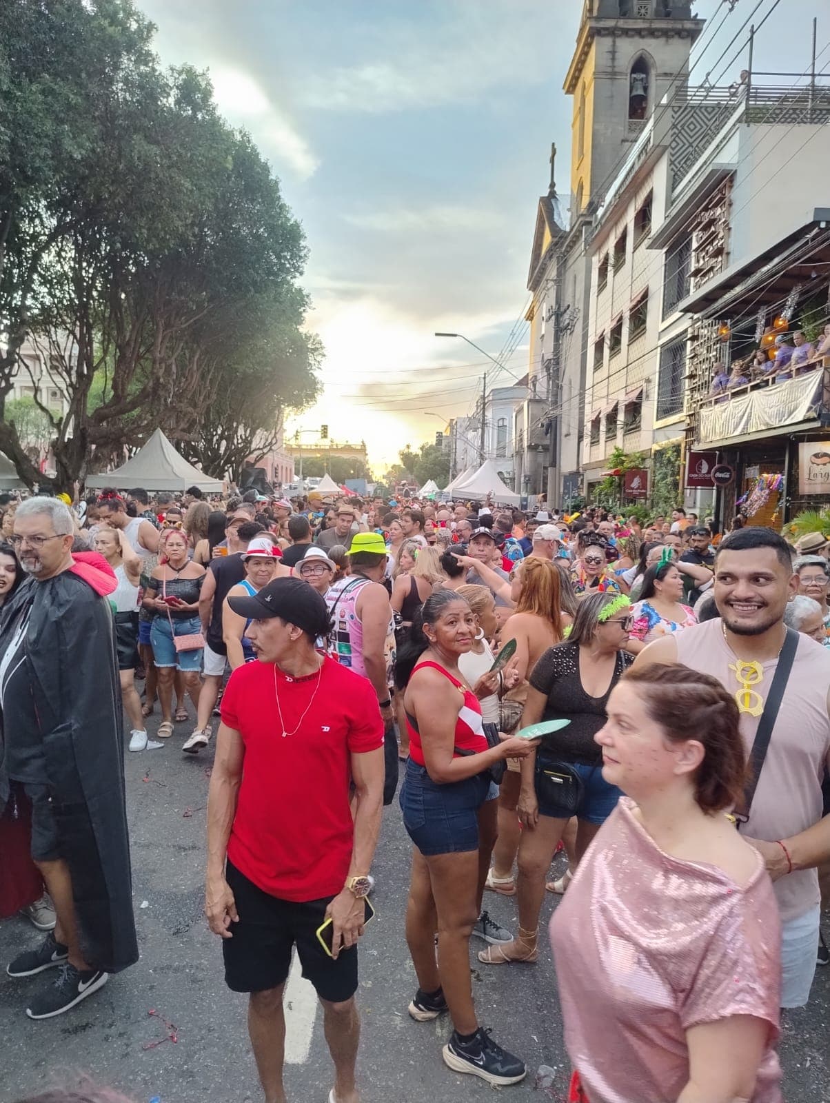 Carnaval não é mais (só) do samba: há espaço para toadas, funk, frevô, axé e até louvores gospel