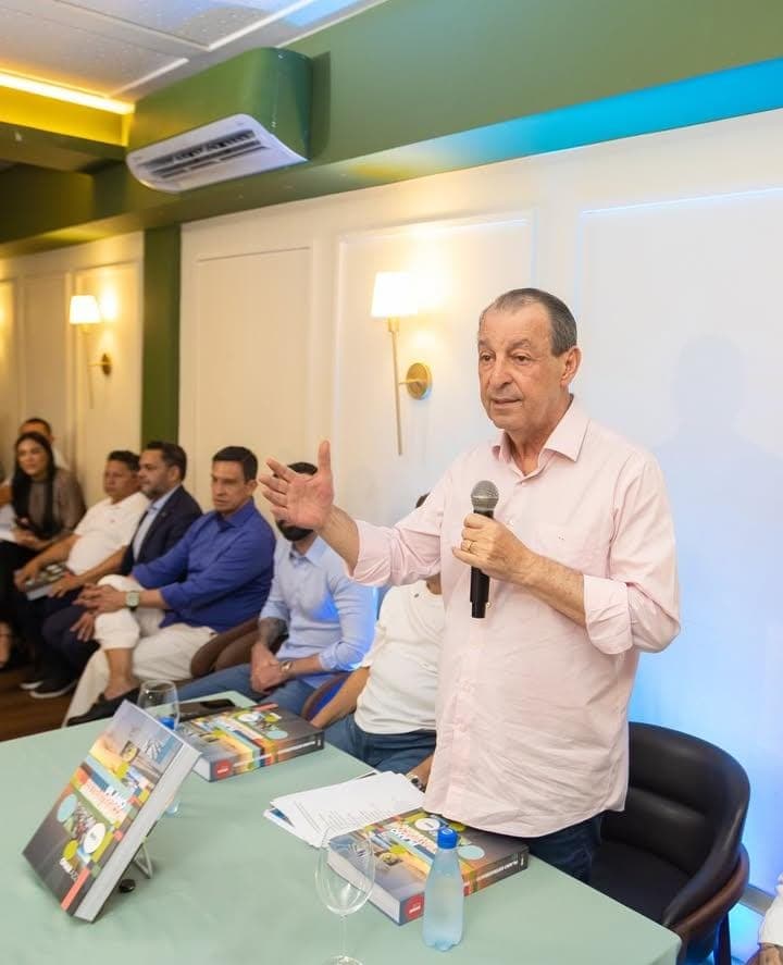 Livro, aliados e recados sutis: o ato que reposiciona Omar Aziz no tabuleiro de 2026