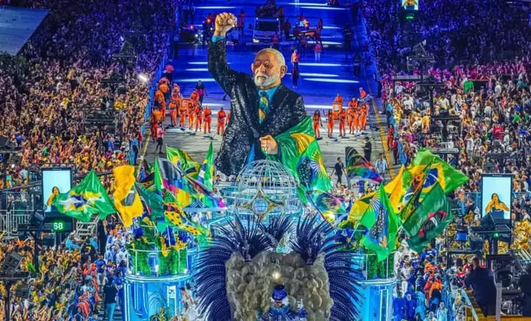 Senador apresenta projeto para proibir homenagens a políticos em escolas de samba