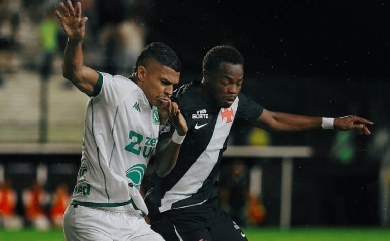 Vasco sofre empate no fim e fica no 1 a 1 com a Chapecoense