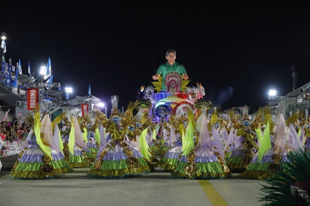 Madrugada de brilho e tradição marca encerramento do Carnaval na Floresta 2026