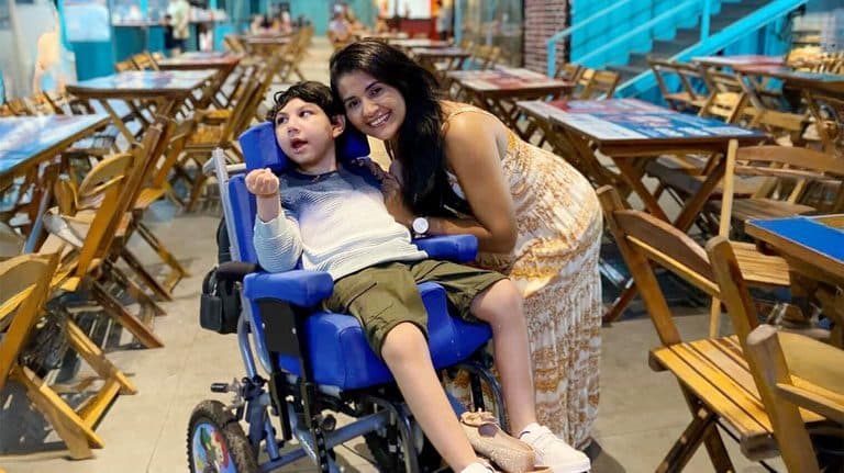 Governo garante pensão vitalícia para pessoas com deficiência causada pelo Zika; veja como solicitar