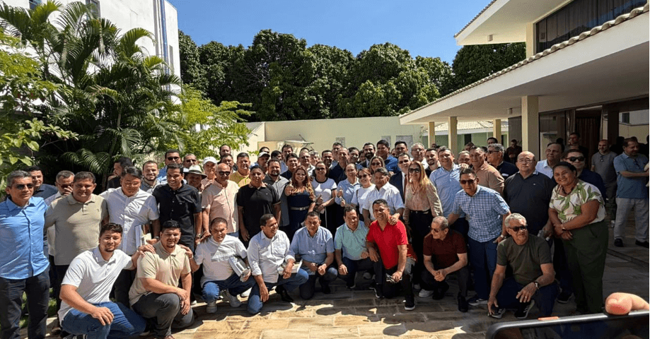 Um dia após participarem de ato com Wilson, lideranças do interior declaram apoio a Omar Aziz