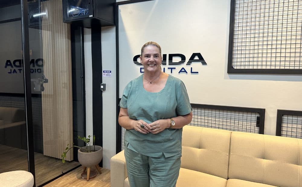 Secretária da SES-AM, Nayara Maksoud explica como funciona o app Saúde AM Digital