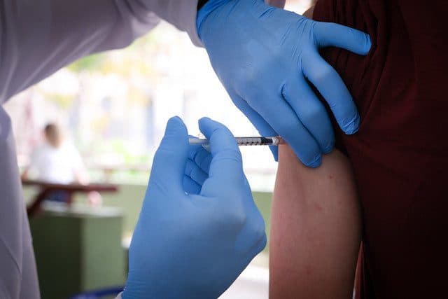 Bronquiolite: vacina que só valia para idosos agora pode ser aplicada a partir dos 18 anos