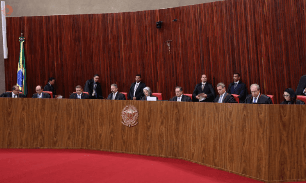 TSE entende que igreja ser usada para promover candidatos é abuso de poder