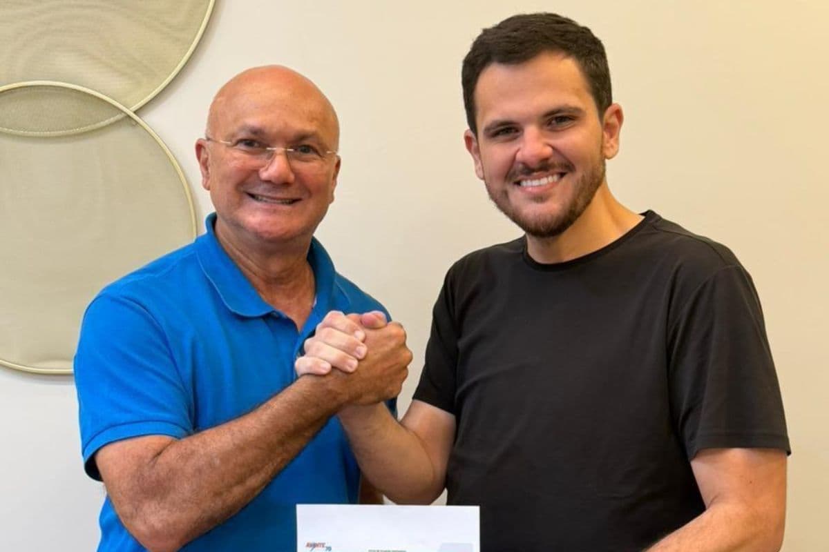 Coronel Menezes se filia ao Avante e mira candidatura a deputado federal em 2026