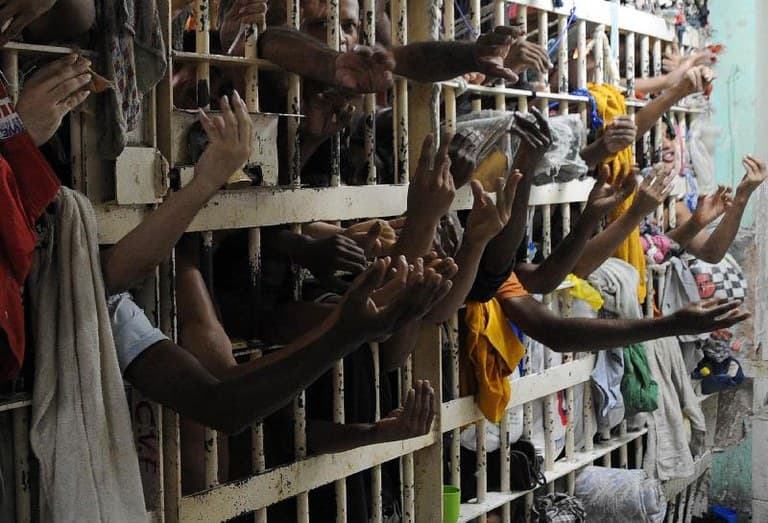Nova lei endurece penas para furto, roubo, estelionato e outros crimes