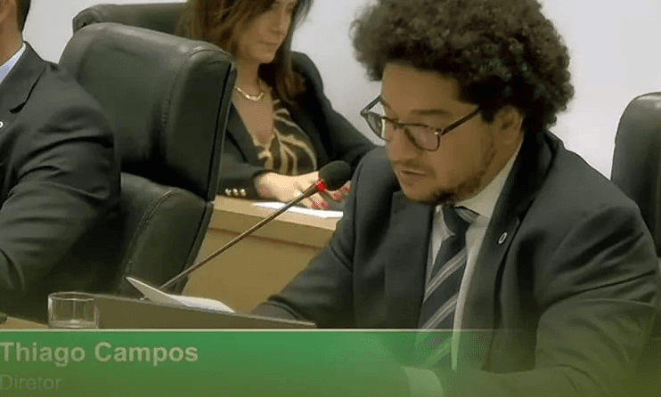 Anvisa divulga nota de repúdio após ataques racistas contra diretor