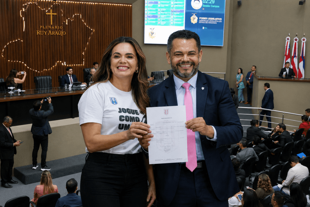 Líder do PSD: Alessandra “está mais que preparada” para ser vice de Omar