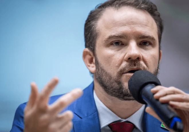“Temos que tratar bet igual tratamos cigarro”, diz ministro da Fazenda