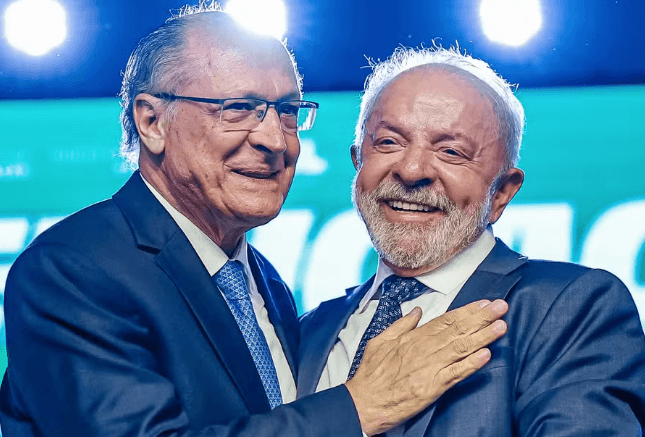 Geraldo Alckmin é oficializado como vice de Lula para as eleições de 2026