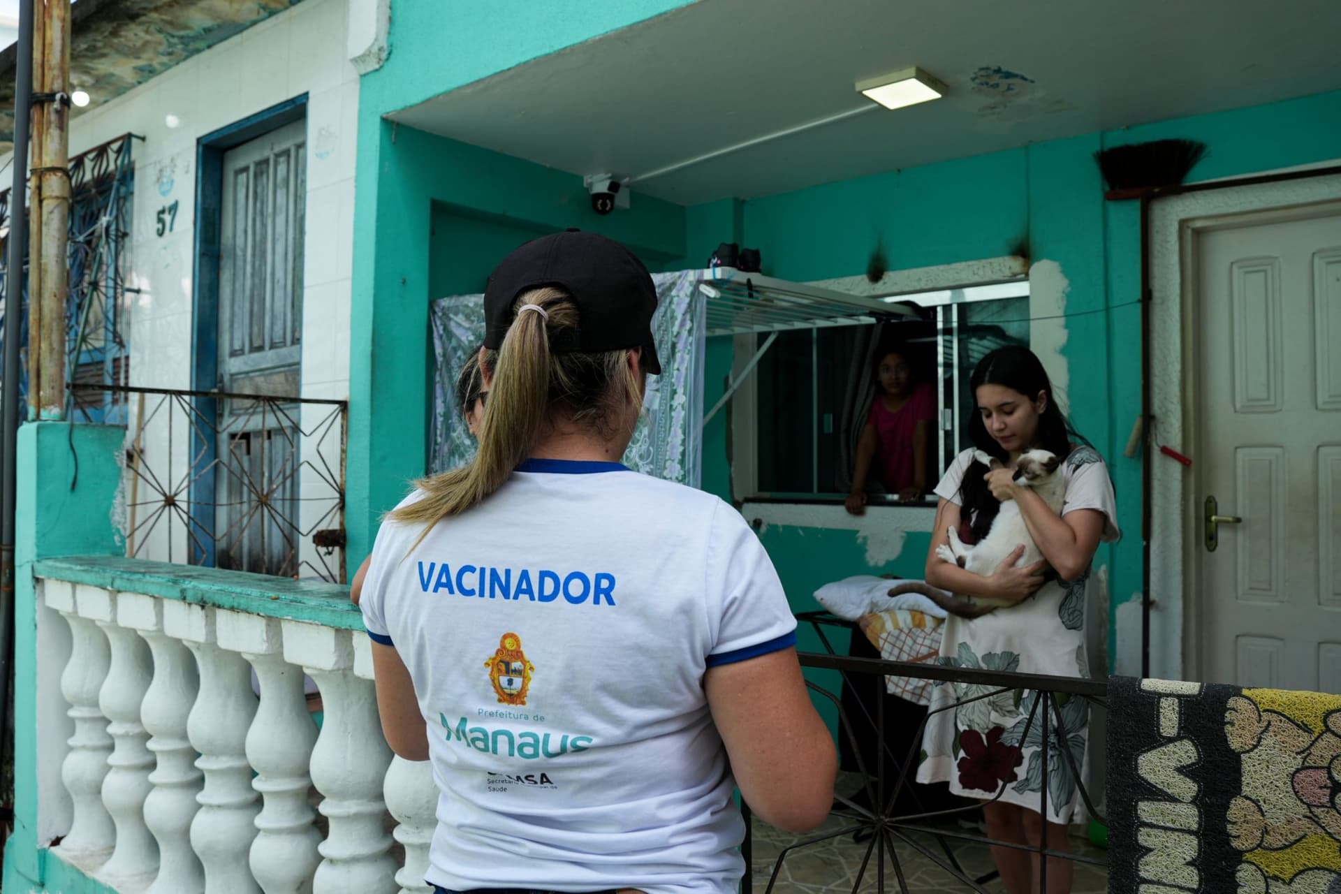 Veja como se inscrever na seleção para 295 vagas para campanha antirrábica; salários chegam a R$ 8,7 mil