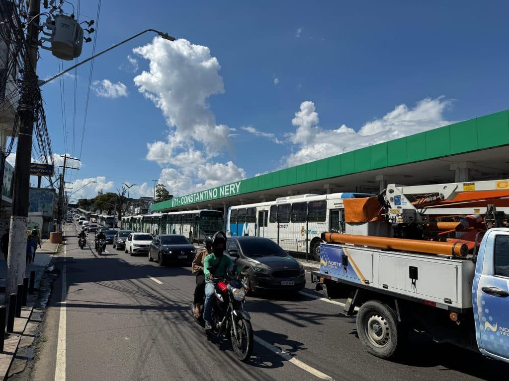Justiça determina fim da greve e circulação de 100% dos ônibus em Manaus