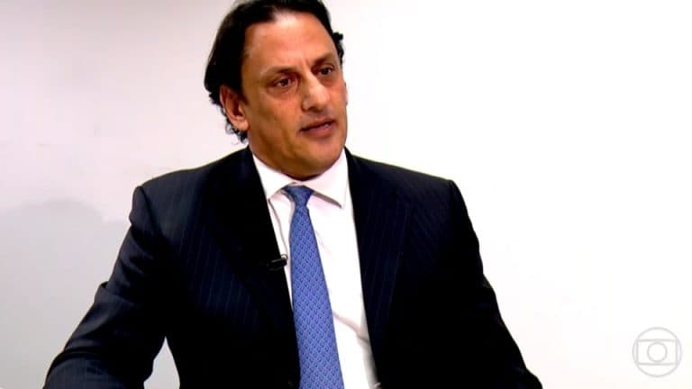 Moraes manda investigar celulares de advogado de Bolsonaro