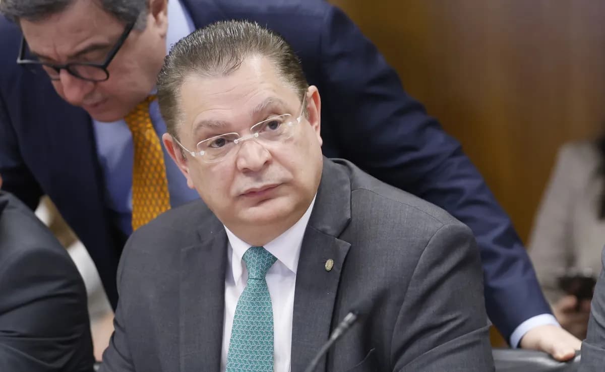 Nomes ligados Sóstenes Cavalcante, líder do PL na Câmara, são alvos de operação da PF