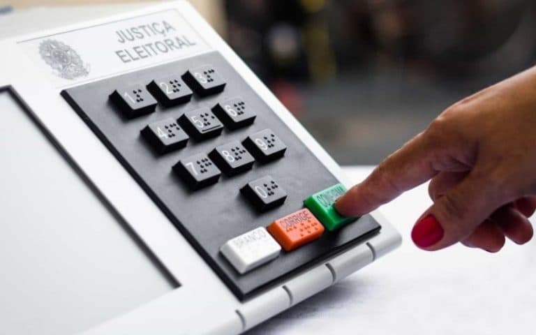 Quase um milhão de brasileiros no exterior poderão votar nas eleições de 2026