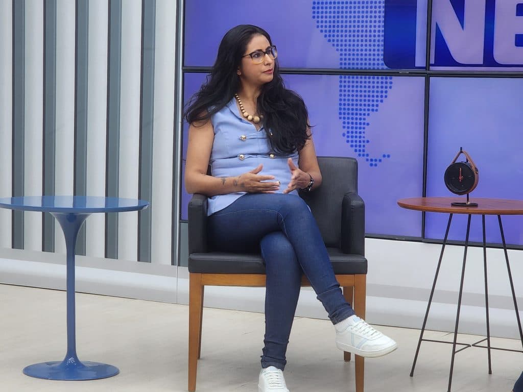 Candidata propõe piso para merendeiros, vigilantes e auxiliares no Amazonas
