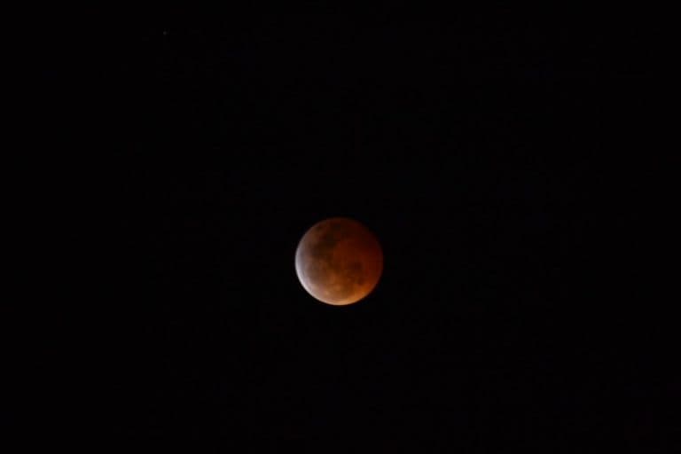 Eclipse lunar será visto no Brasil nesta quinta-feira (27); veja horários
