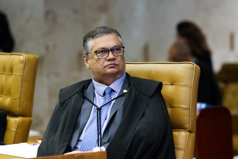 Dino anula indicação de emendas por dirigentes partidários sem mandato