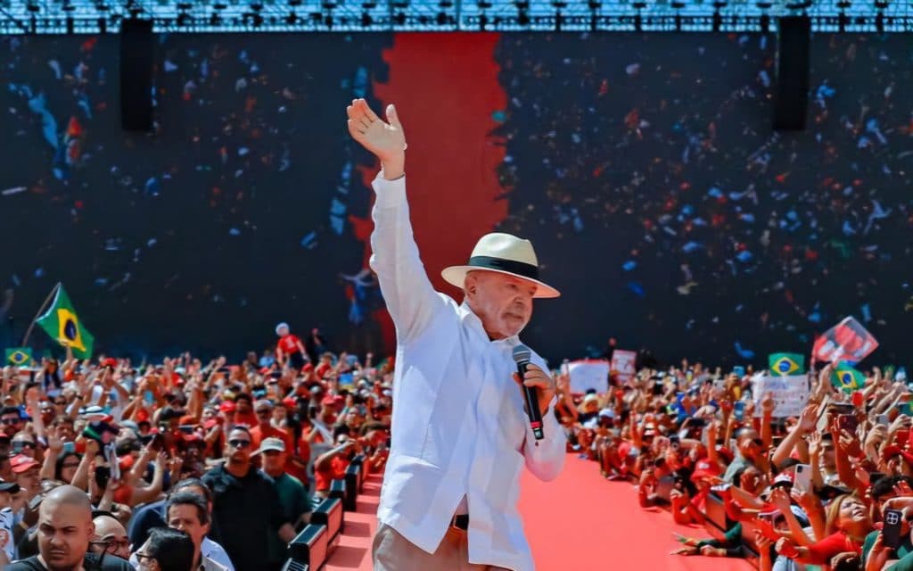 Lula promete Ministério da Segurança e exploração de minerais raros em primeiro ato de campanha