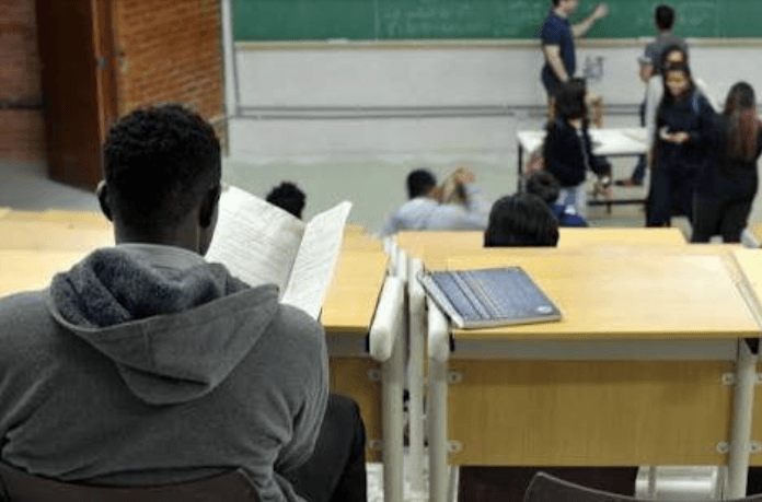 Desenrola Fies: estudantes têm até 16 de setembro para renegociar dívidas
