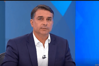 Flávio questiona condenação de Jair Bolsonaro por crimes ligados ao 8 de Janeiro