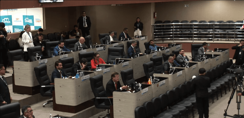 CMM faz sessão rápida de 40 minutos e antecipa reunião de setembro