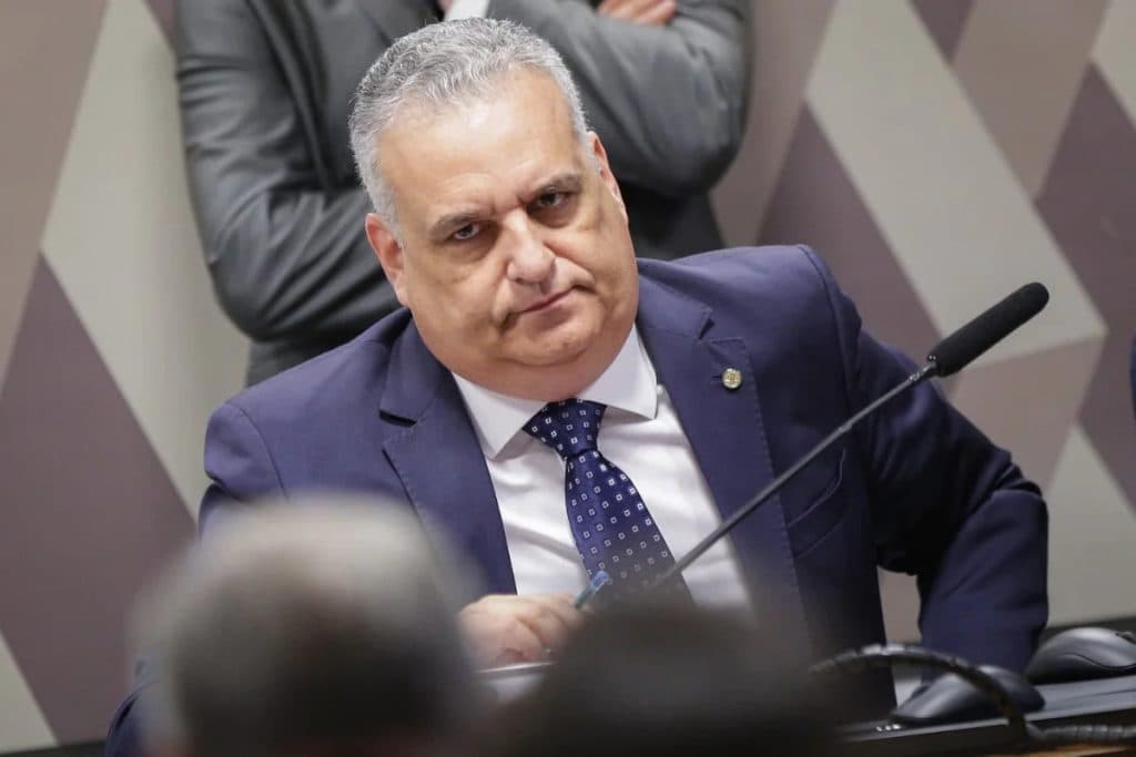 PGR pede nova apuração de denúncia contra vice de Flávio Bolsonaro